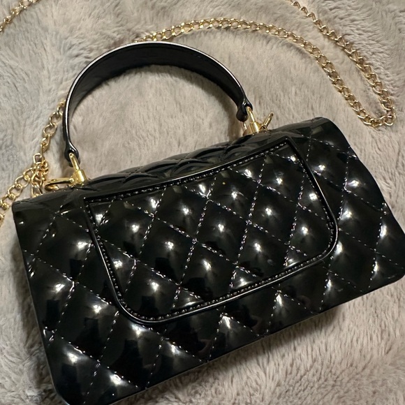 Forever 21 Small Black Vinyl Quilted Handbag Detachable Gold Lock and Chain - Picture 8 of 12